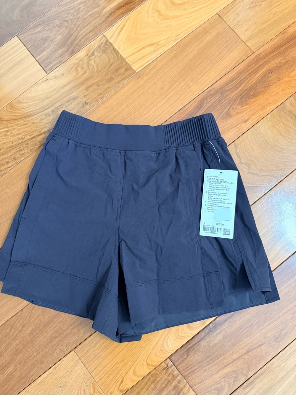 lululemon athletica black Athletic Shorts with Elastic Waistband